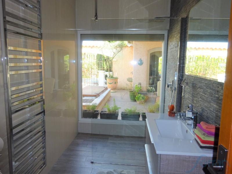 Villa - 280 m² - 6 pièces