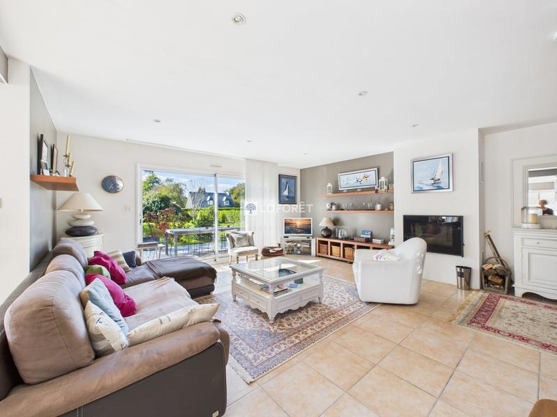 Maison contemporaine - 163 m² - 7 pièces