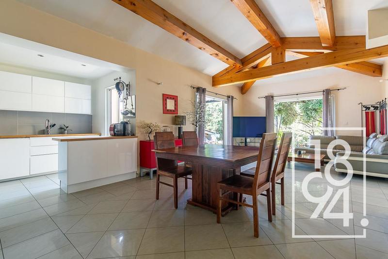 Maison - 109 m² - 4 pièces