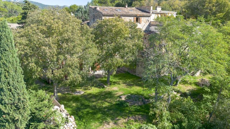 Maison - 437 m² - 12 pièces