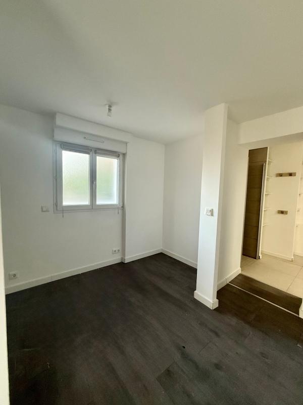 Maison - 240 m² - 11 pièces