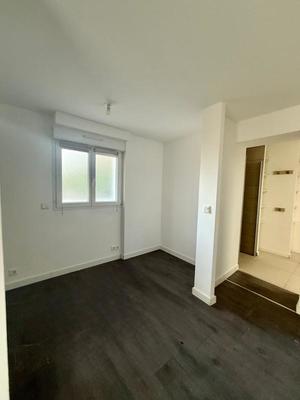 Maison - 240 m² - 11 pièces