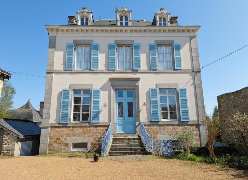 Maison de maîtres - 240 m² - 9 pièces
