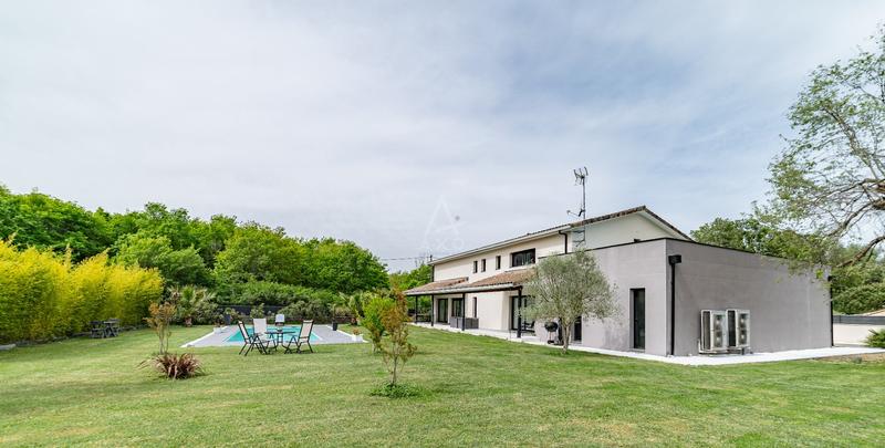 Maison contemporaine - 290 m² - 5 pièces
