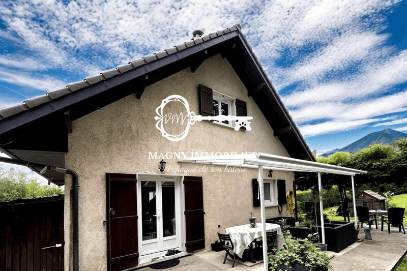 Maison traditionnelle - 100 m² - 4 pièces