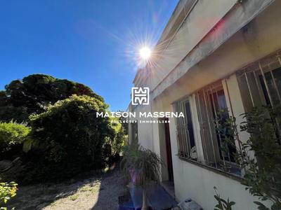 Villa - 245 m² - 7 pièces