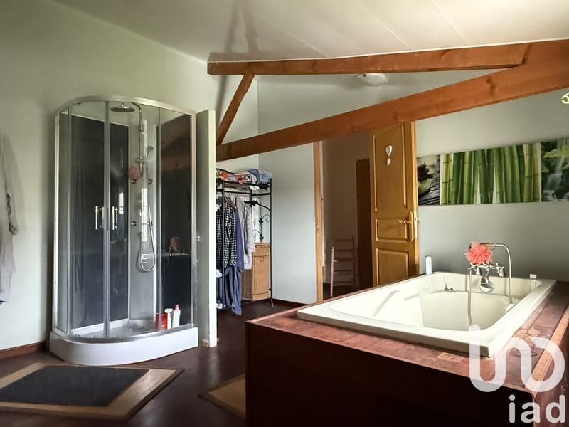 Maison - 201 m² - 6 pièces