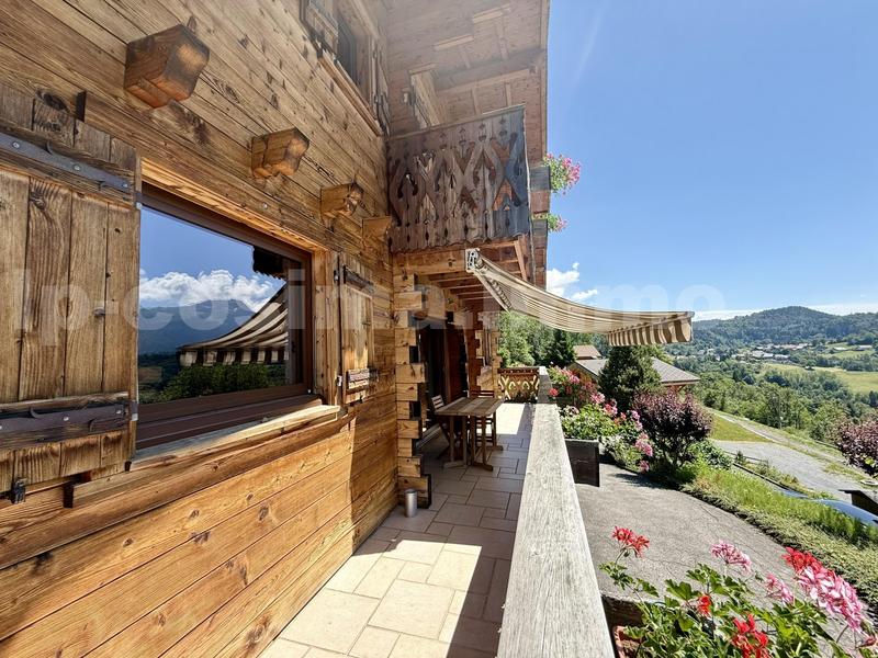 Châlet - 250 m² - 6 pièces