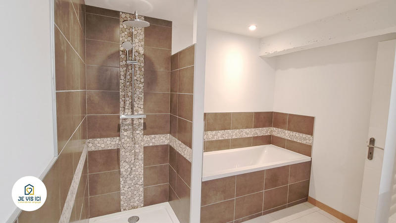 Loft - 92 m² - 5 pièces