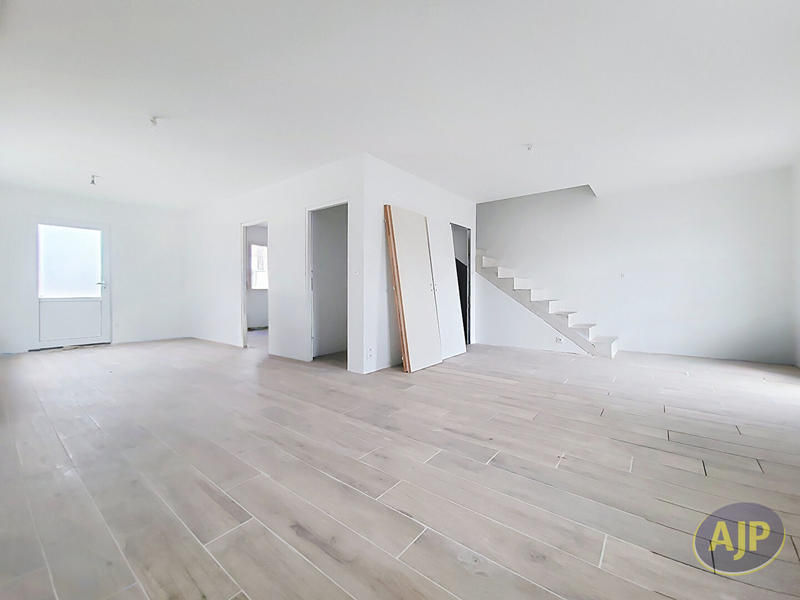 Maison - 147 m² - 8 pièces