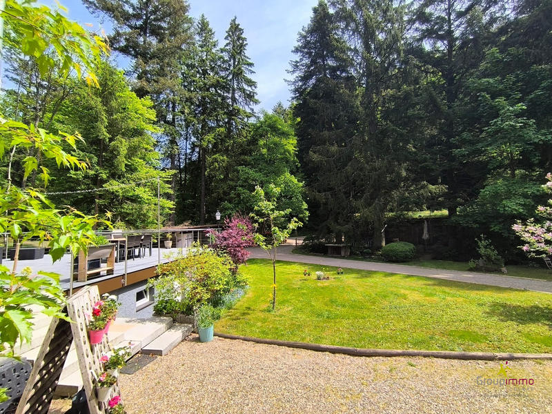 Maison - 333 m² - 12 pièces