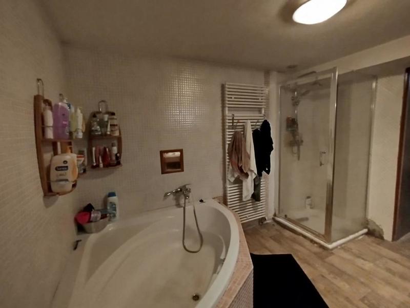 Maison - 242 m² - 6 pièces