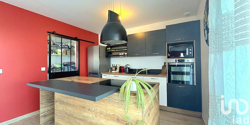 Maison - 98 m² - 4 pièces