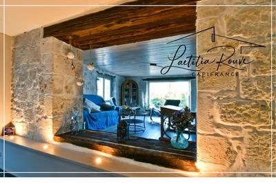 Maison - 370 m² - 8 pièces