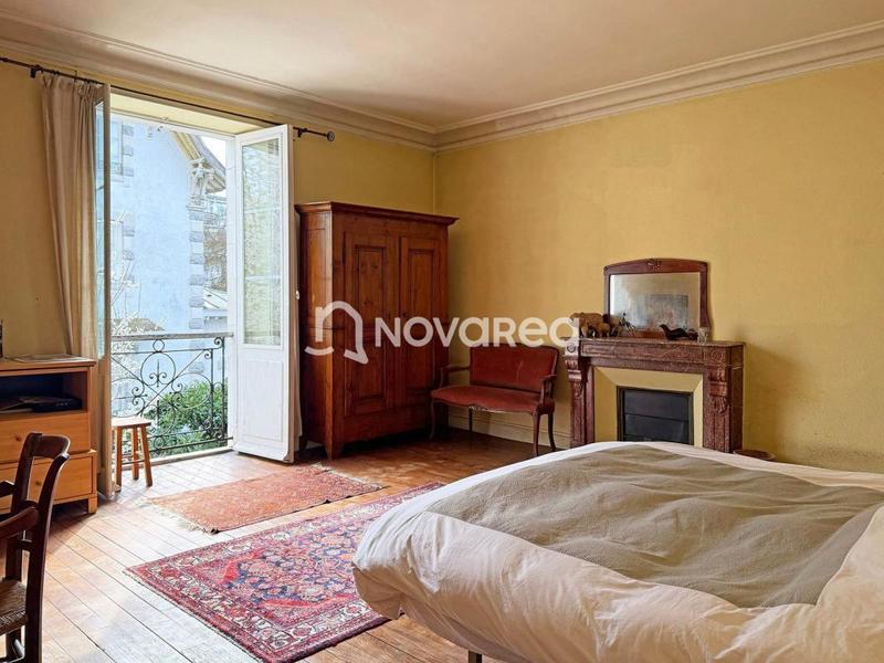 Villa - 259 m² - 11 pièces