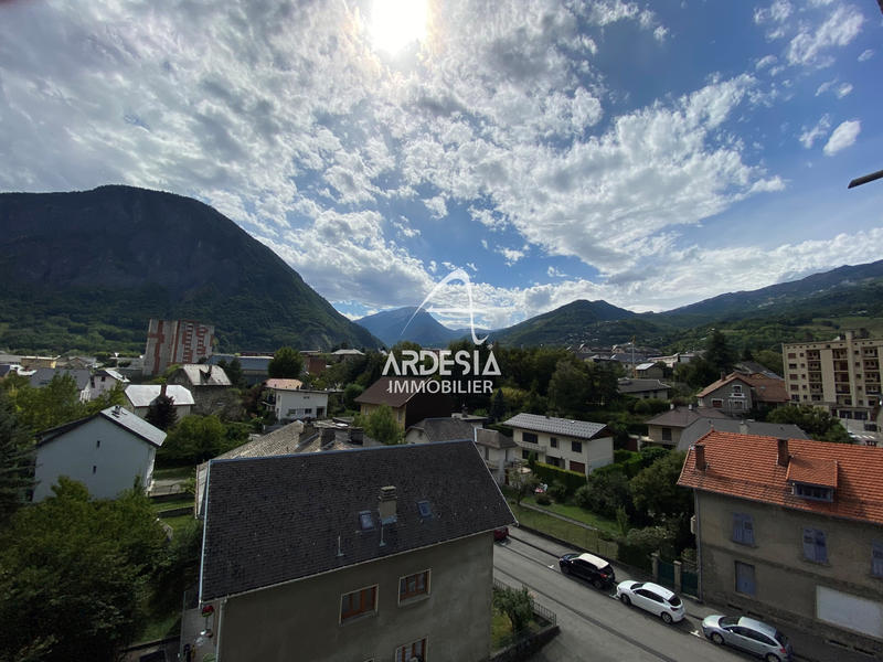 Appartement - 91 m² - 3 pièces