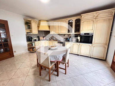 Maison - 151 m² - 5 pièces