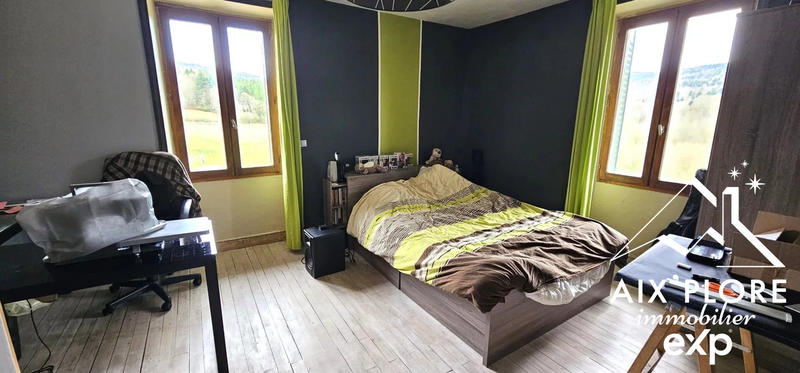 Maison - 240 m² - 6 pièces