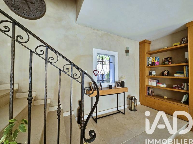 Maison - 240 m² - 5 pièces