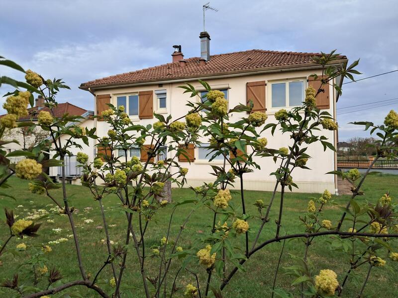 Maison - 117 m² - 9 pièces