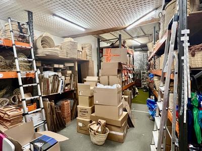 Local commercial - 200 m² - 2 pièces