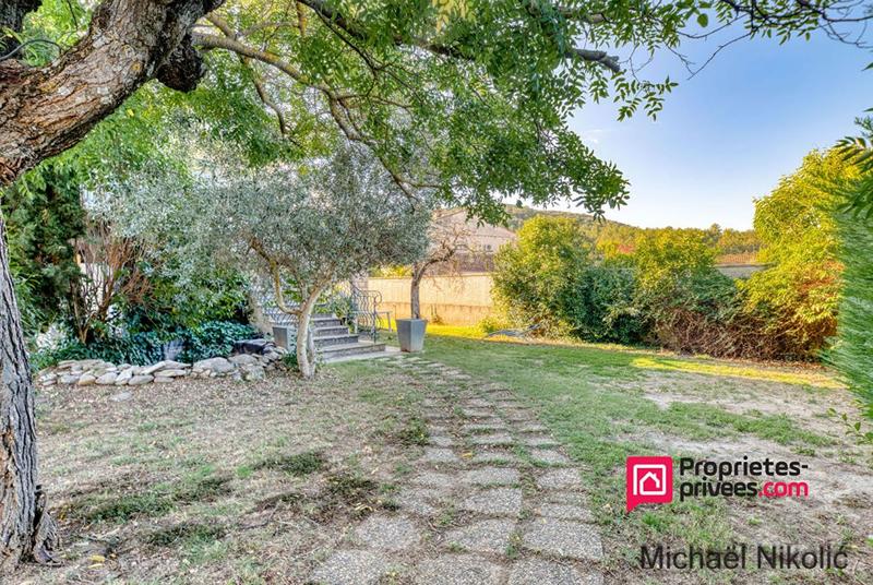 Maison - 215 m² - 10 pièces