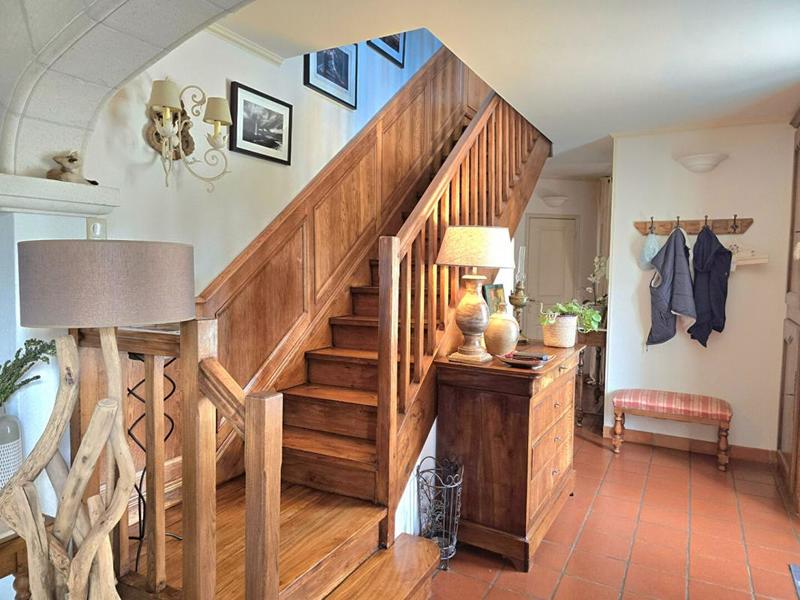 Maison - 220 m² - 8 pièces