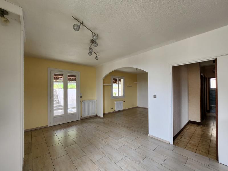 Maison - 121 m² - 6 pièces