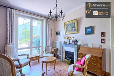 Maison - 292 m² - 12 pièces