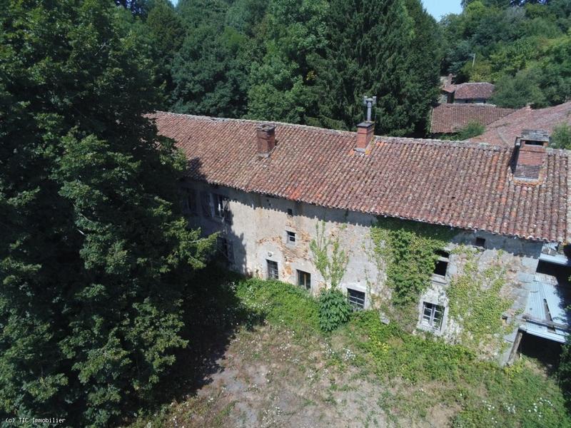 Maison - 235 m² - 9 pièces