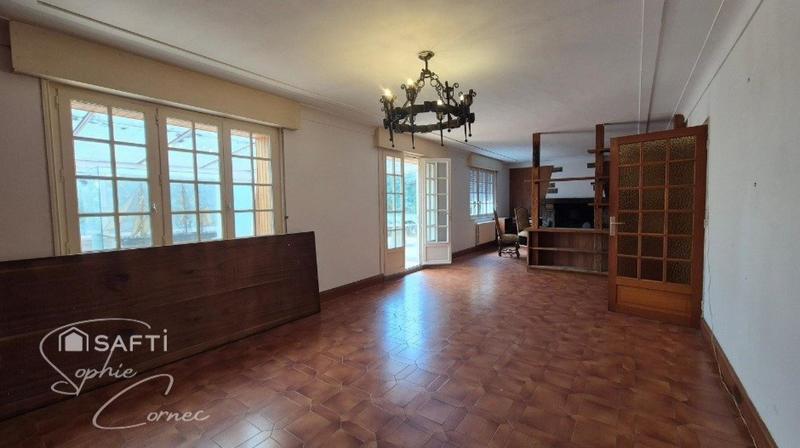 Maison - 262 m² - 7 pièces