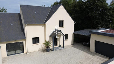 Maison contemporaine - 151 m² - 7 pièces