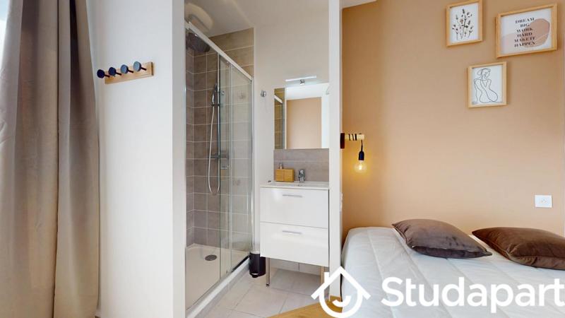 Chambre - 10 m² - 1 pièce