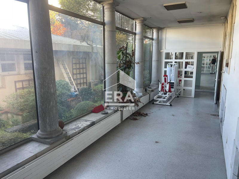 Local d'activité / Entrepôt - 339 m² - 6 pièces