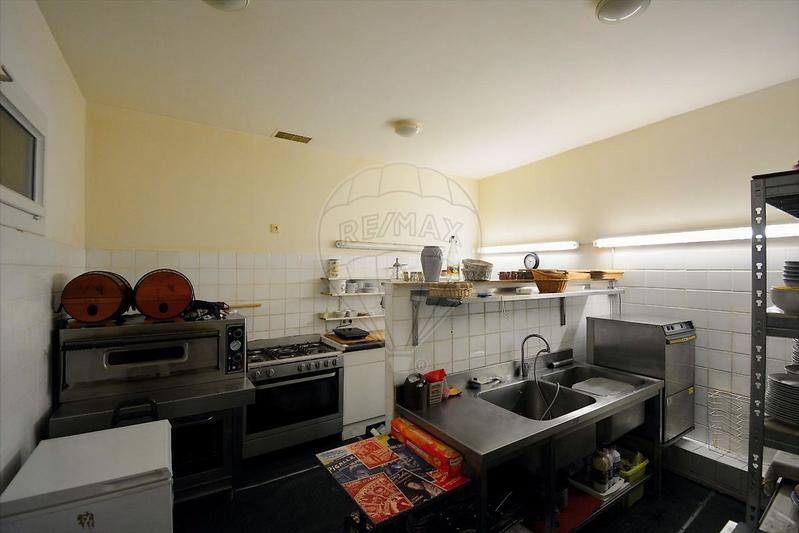 Maison - 248 m² - 6 pièces