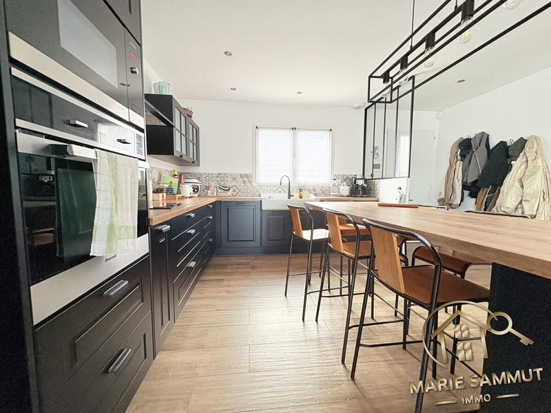 Maison - 141 m² - 5 pièces