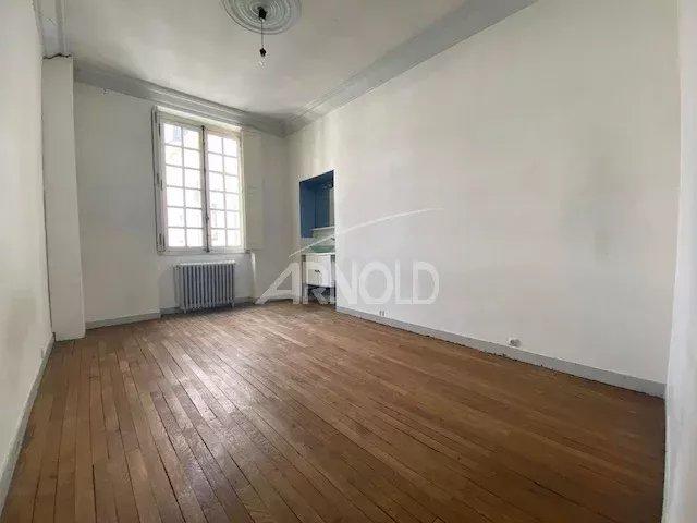 Appartement - 180 m² - 9 pièces