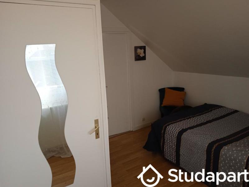 Chambre - 9 m² - 1 pièce