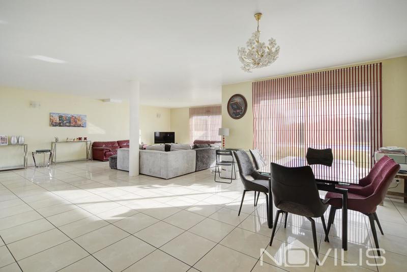 Maison - 188 m² - 5 pièces