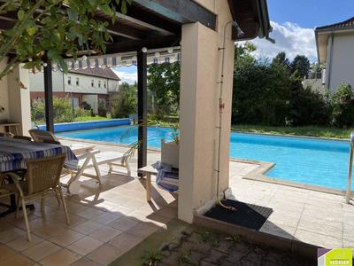 Maison traditionnelle - 192 m² - 6 pièces