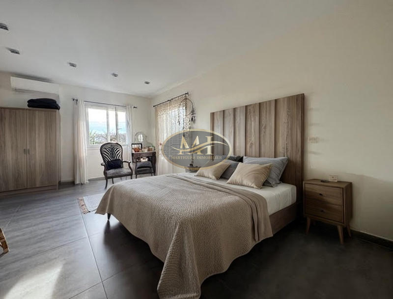 Maison - 176 m² - 5 pièces