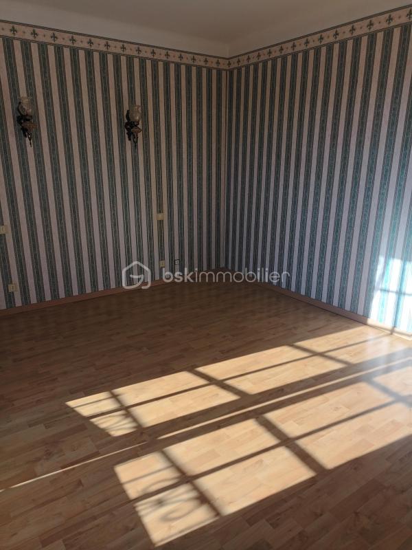 Maison traditionnelle - 248 m² - 9 pièces