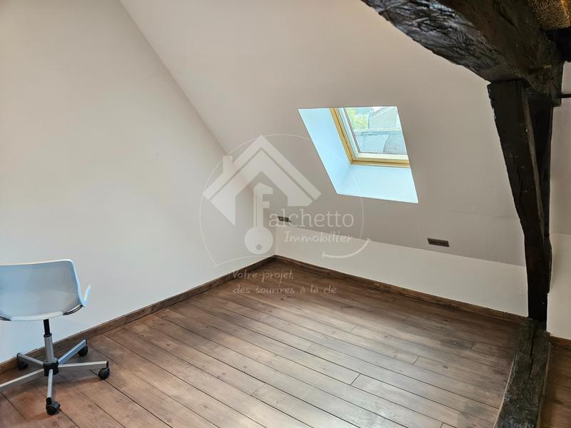 Maison - 230 m² - 9 pièces