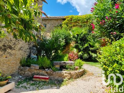 Maison - 230 m² - 8 pièces