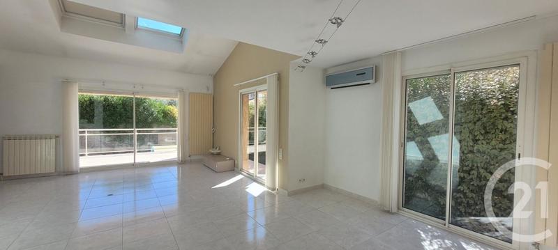 Villa - 155 m² - 6 pièces