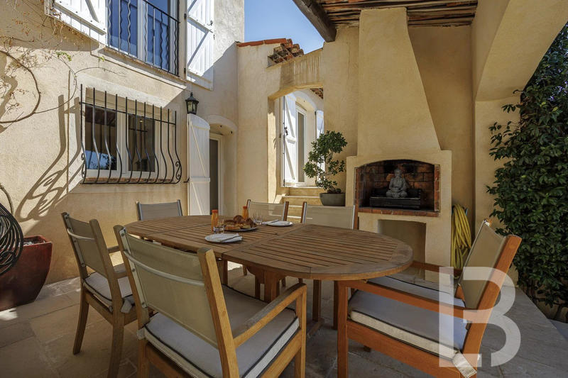 Villa - 196 m² - 6 pièces