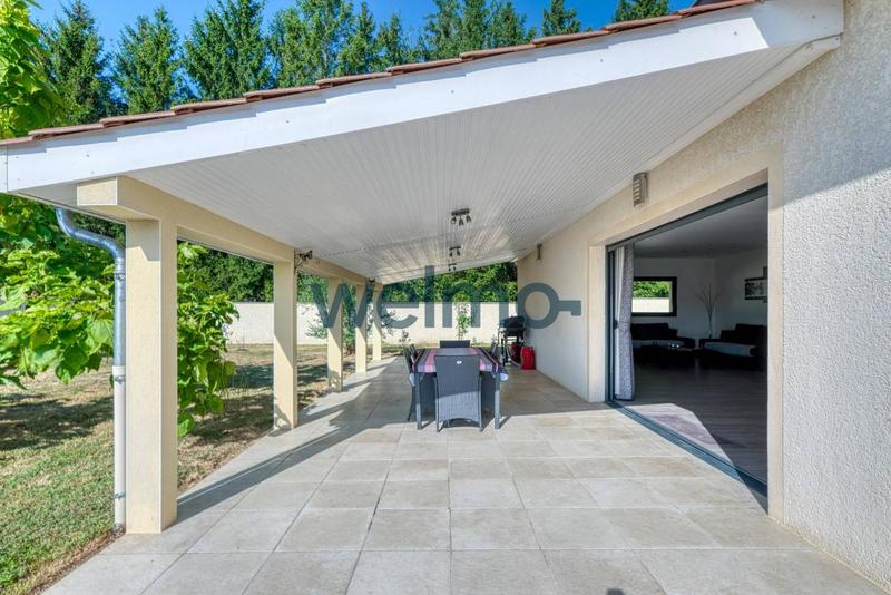 Maison - 300 m² - 8 pièces