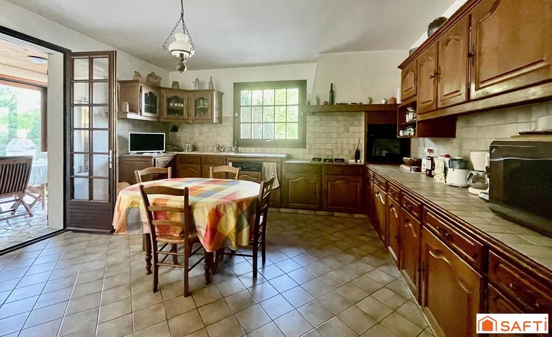 Maison - 204 m² - 8 pièces