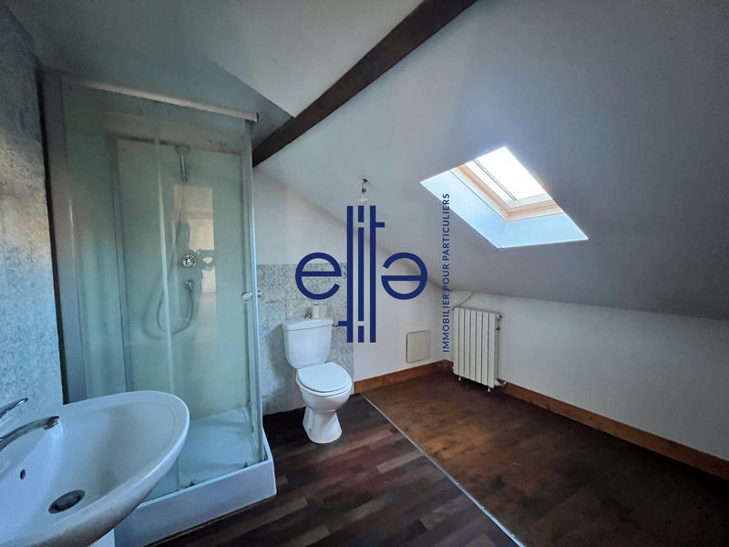 Maison - 170 m² - 9 pièces