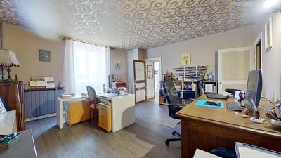 Maison - 248 m² - 8 pièces